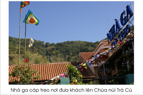 Nhà ga cáp treo nơi đưa khách lên Chùa núi Tà Cú